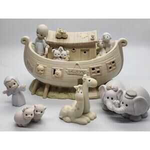 VTG 1992 Precious Moments Noah's Ark, 2 by 2 Figurine set w/Lighting